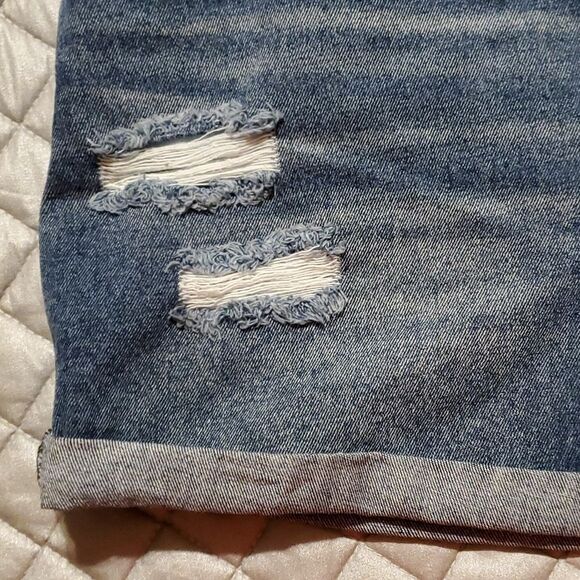 Celebrity Pink Hi Rise Mom Jean Short Iconic Short Size 11/30 - Picture 2 of 8